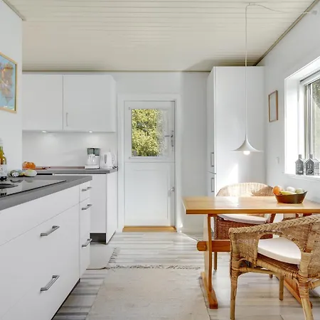 Semesterbostad 2 Bedroom Beautiful In Gilleleje