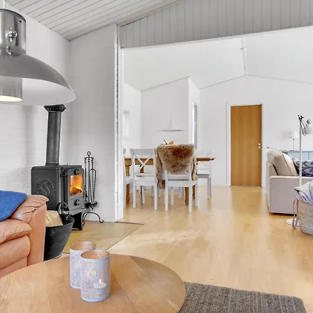 2 Bedroom Beautiful In *