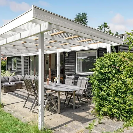 Semesterbostad 2 Bedroom Beautiful In