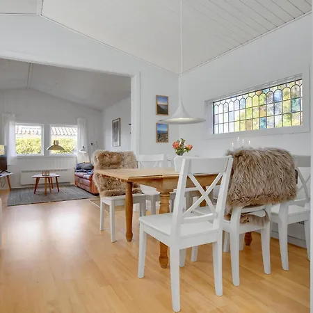 2 Bedroom Beautiful In *